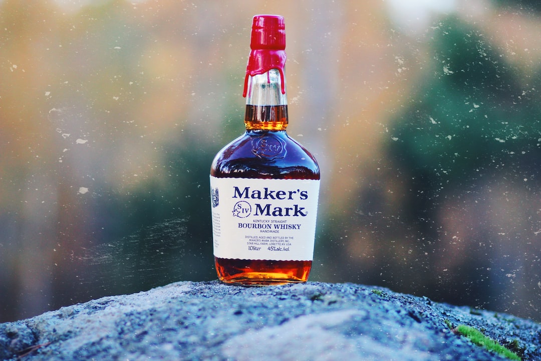 Sipping in Style: Exploring the Rich Flavors of Maker’s Mark Bourbon